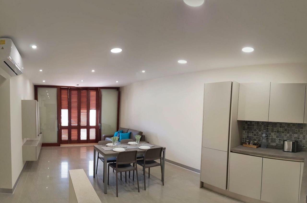 Fort Cambray Apartment With Spectacular Sea Views Mgarr Exterior photo